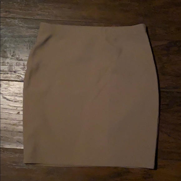 Mini skirts - Picture 2 of 2